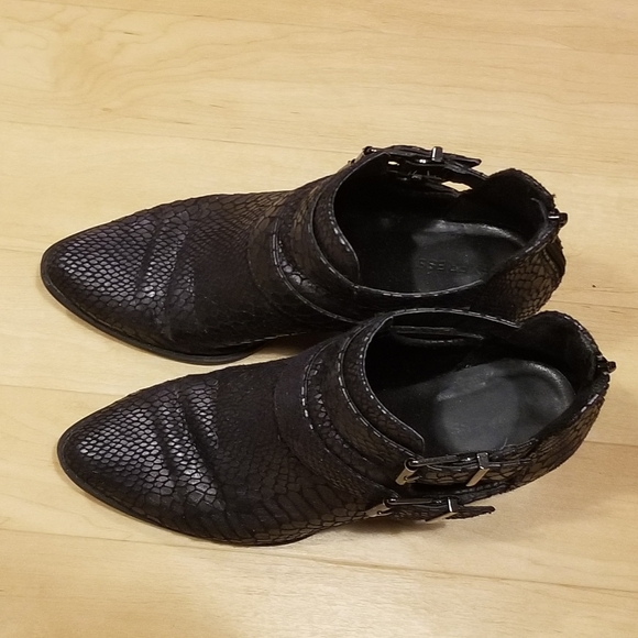 EXPRESS snakeskin booties - Picture 3 of 5